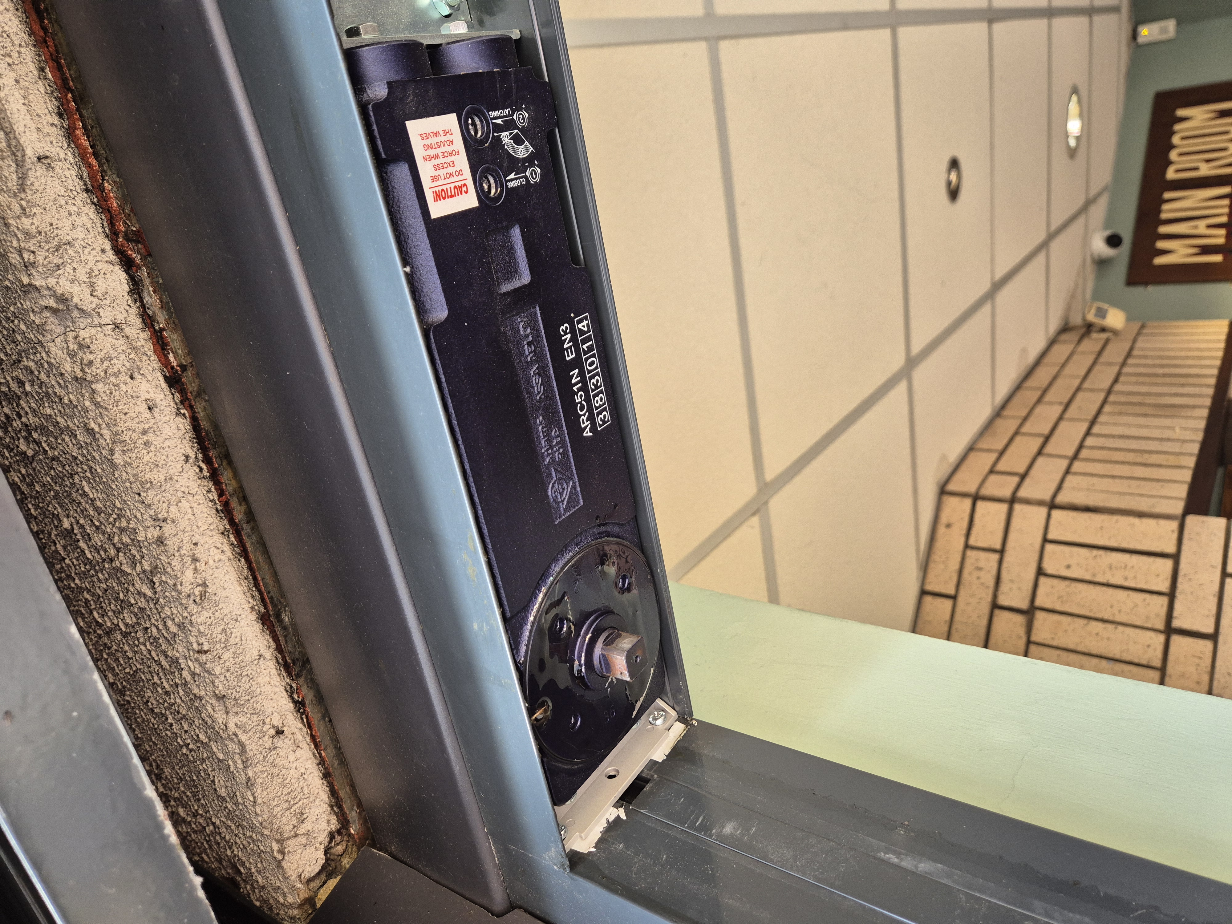 Commercial door closer reapir in Moortown, Leeds